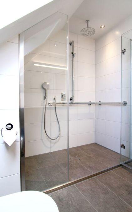 Dachbad Stübler - seniorengerecht, Dusche
